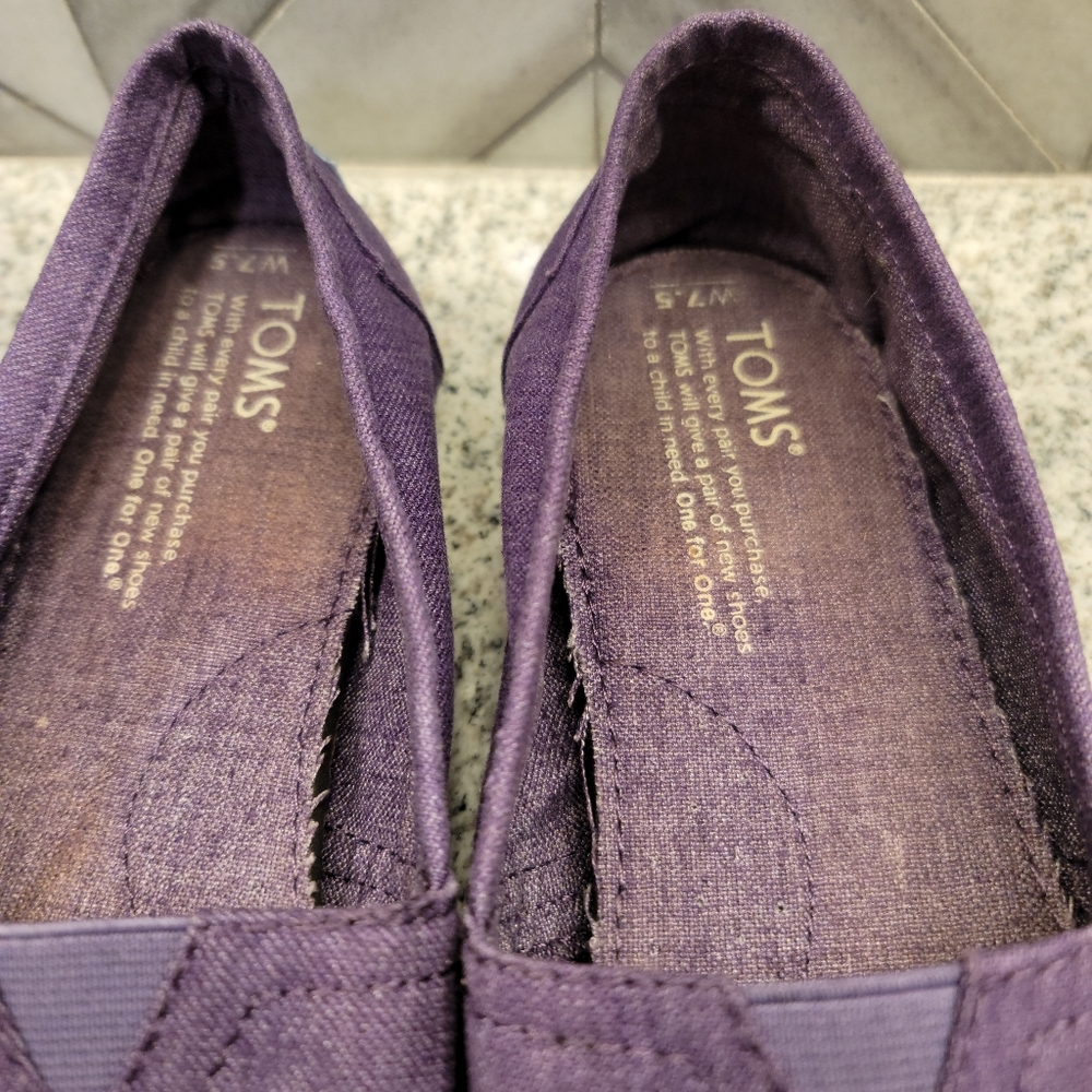 Toms - Picture 3 of 9